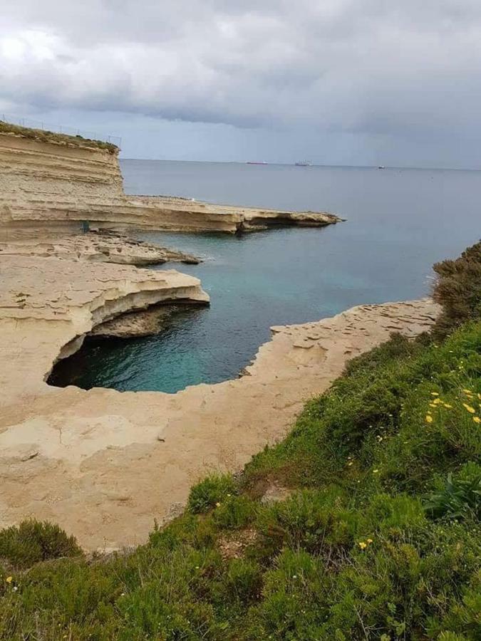 Claire'S Court Apartment Marsaxlokk Exterior foto